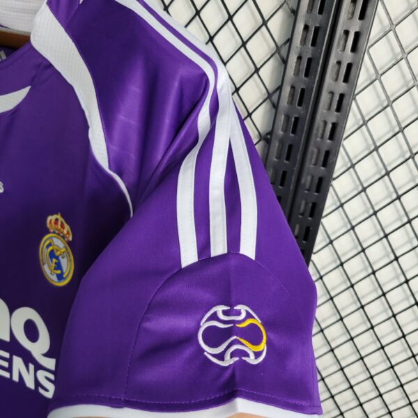 Camisola Real Madrid Retro 06/07 Roxa - Image 5