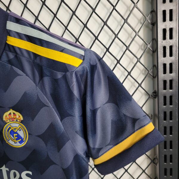 Kit Infantil Real Madrid Alternativo 23/24 - Image 5