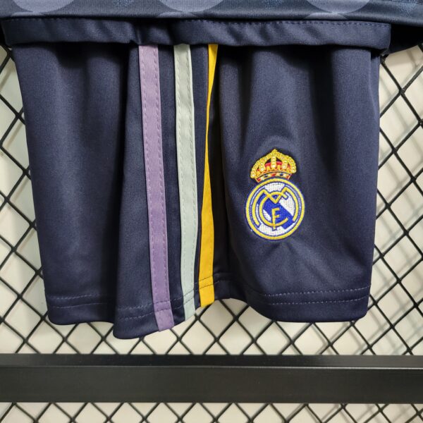 Kit Infantil Real Madrid Alternativo 23/24 - Image 2