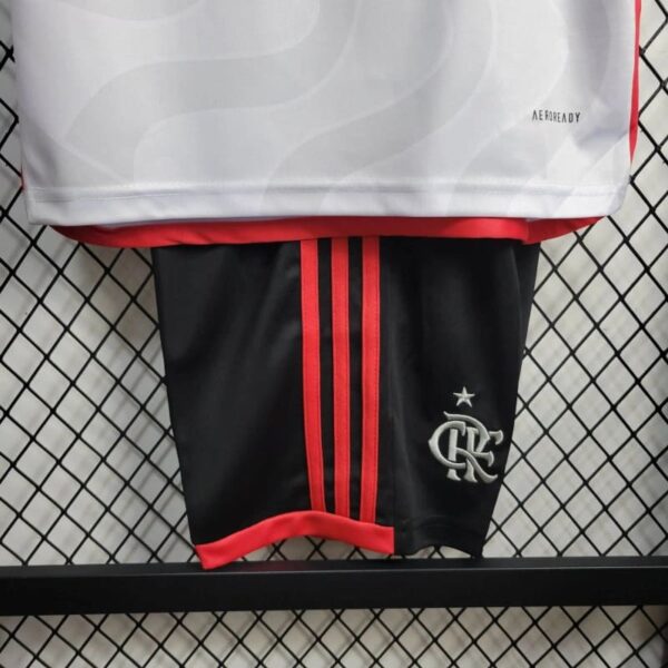 Kit Infantil Flamengo Alternativo 24/25 - Image 4