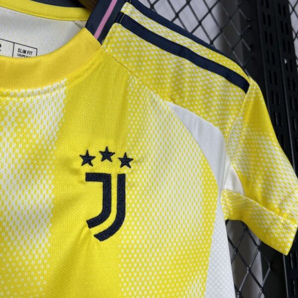 Kit Infantil Juventus Alternativo 24/25 - Image 2