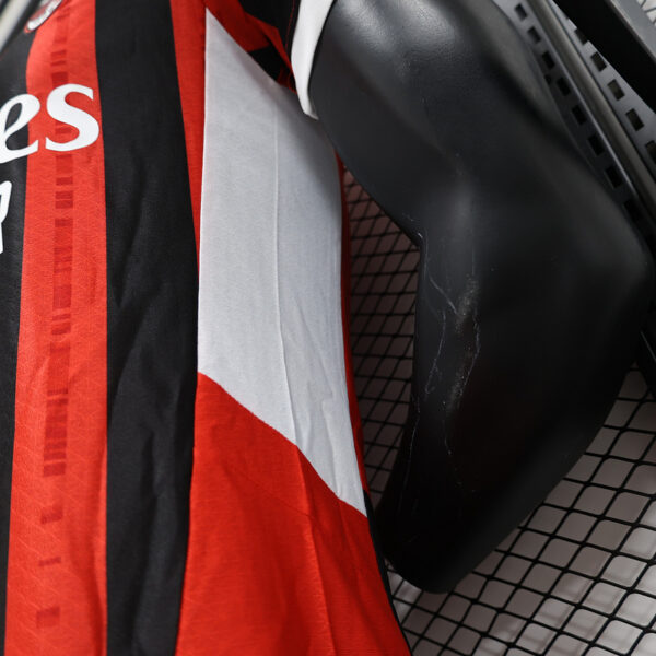 Camisola A.C Milan Principal 24/25 Versão Jogador - Image 4