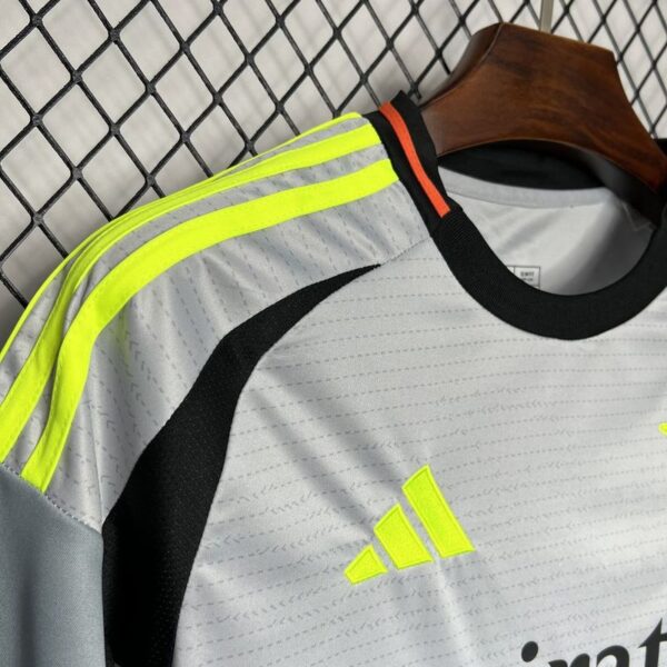 Camisola Terceira Benfica 24/25 - Image 3