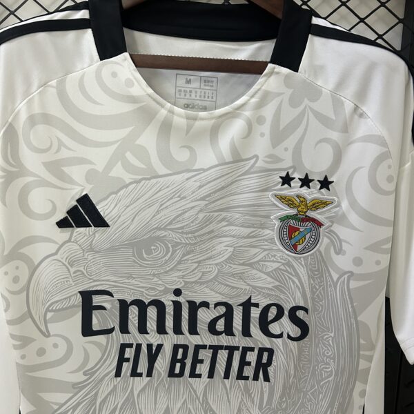 Camisola Benfica 25/26 Pré-jogo - Image 5